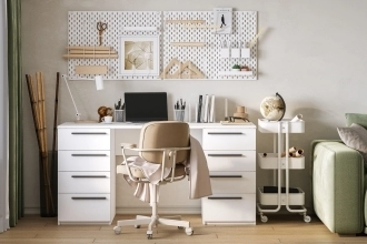 Письменный стол Ада в белом цвете с гладкими фасадами